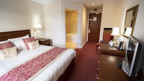 Iron/ironing board, free WiFi, linens