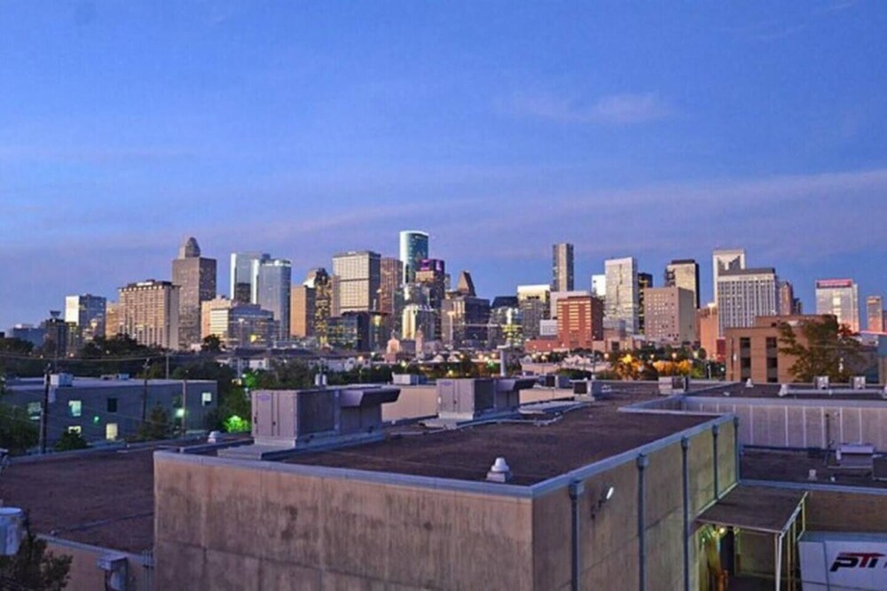 Chic Modern Home With Amazing Views From The Private Rooftop Walk Everywhere In Houston Hotel Rates Reviews On Orbitz