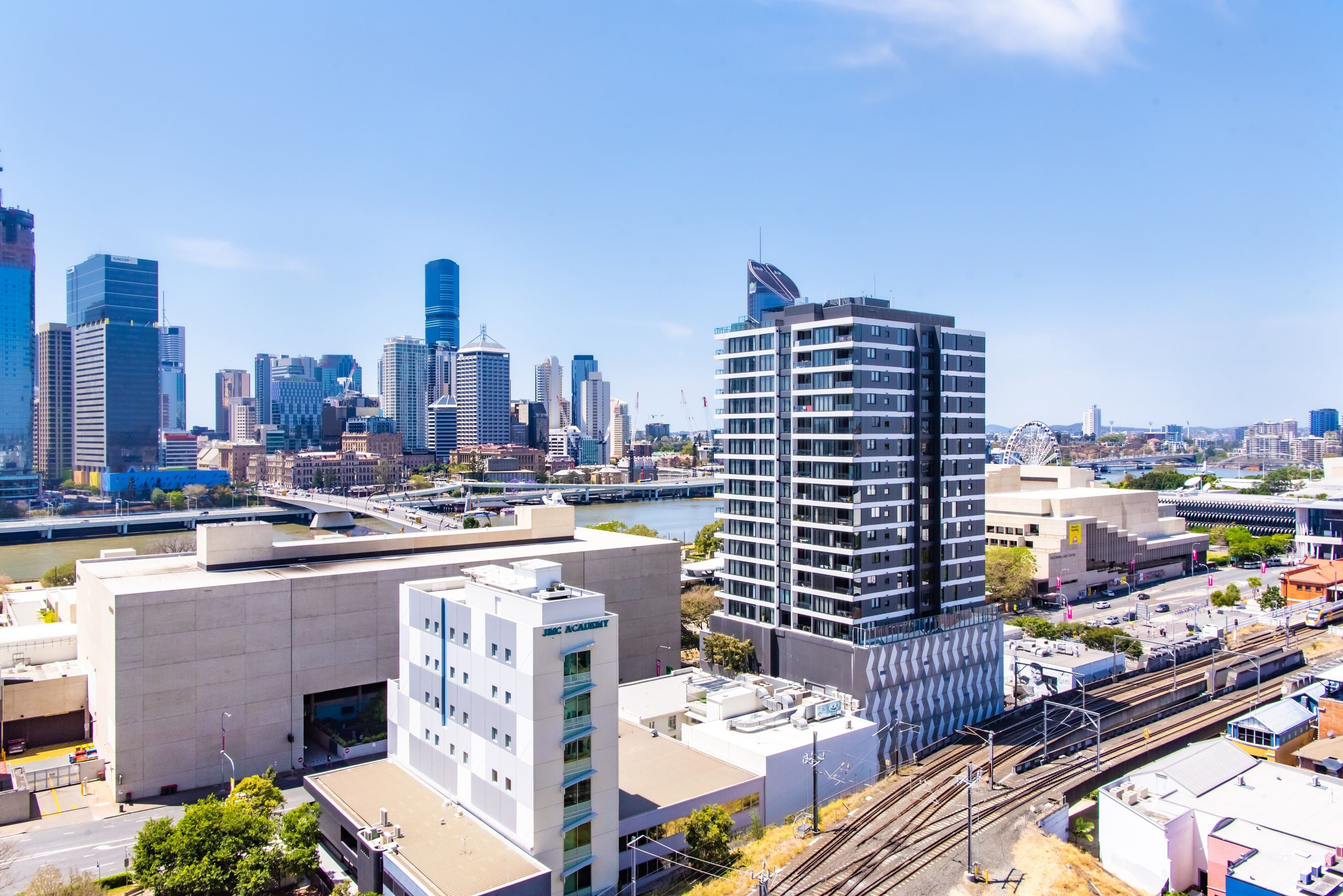 Elegant Water Front 2 Bed Apt @south Bank