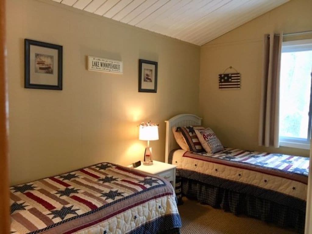Winnipesaukee Lakehouse - Exquisite Beach - Bring Your Boat!!! in Plymouth, United States