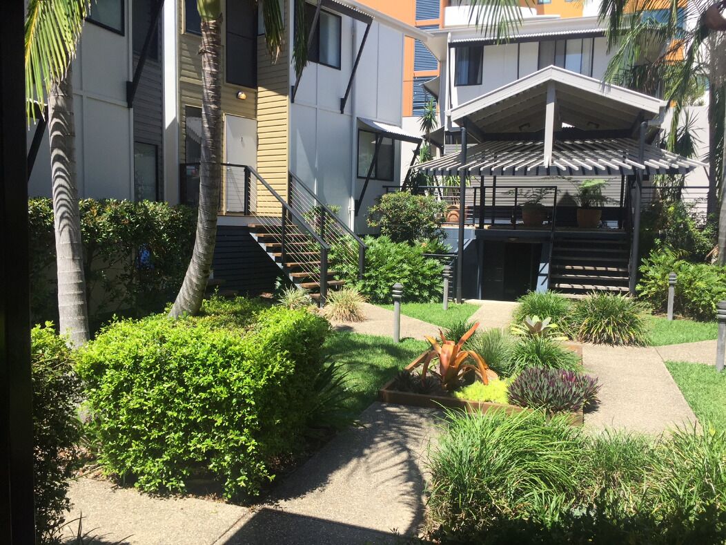 Stylish Family Beach House With Aircon - 200m to the Beach