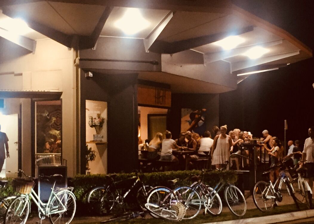 Stylish Family Beach House With Aircon - 200m to the Beach