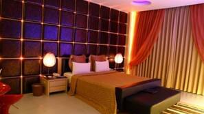 Blackout curtains, free WiFi, linens