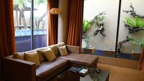 Blackout curtains, free WiFi, linens