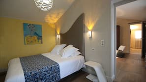 Premium bedding, down comforters, in-room safe, individually decorated