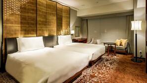 Minibar, in-room safe, free WiFi, linens