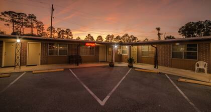 Deluxe Inn