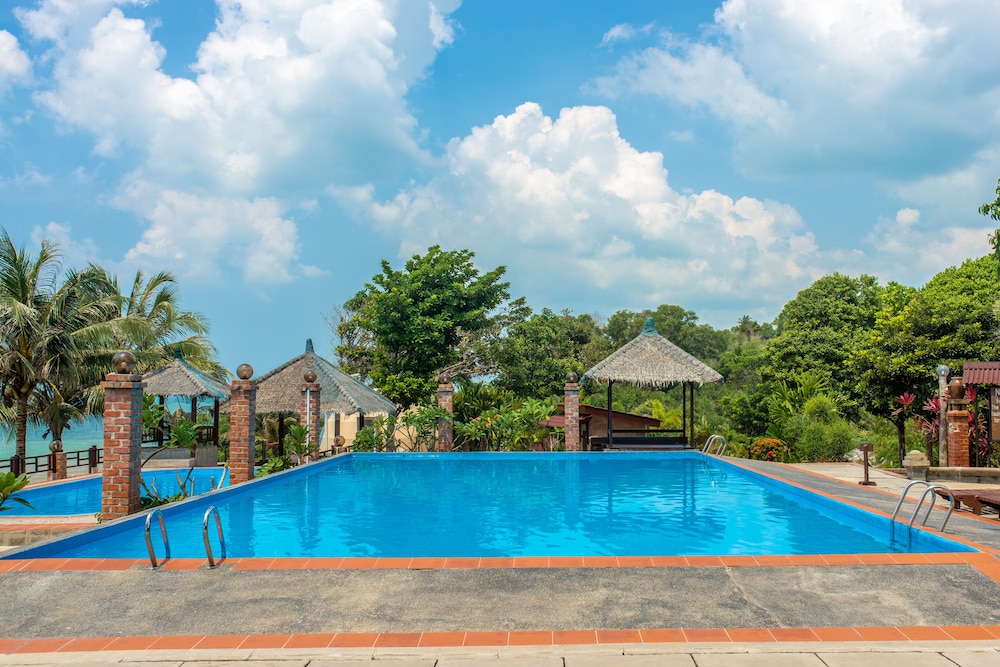 tanjung sedili beach resort