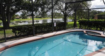 Dorrington · Lake Home With Swimming Pool. Super Clean