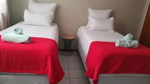 4 bedrooms, iron/ironing board, Internet, linens