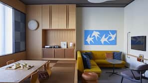 Premium bedding, down comforters, minibar, in-room safe