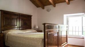 Individually decorated, individually furnished, free cots/infant beds