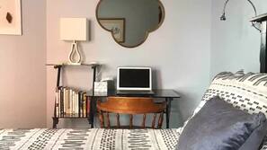 3 bedrooms, iron/ironing board, Internet, linens