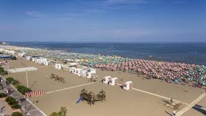Beach nearby, sun-loungers, beach umbrellas