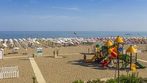 Beach nearby, sun-loungers, beach umbrellas