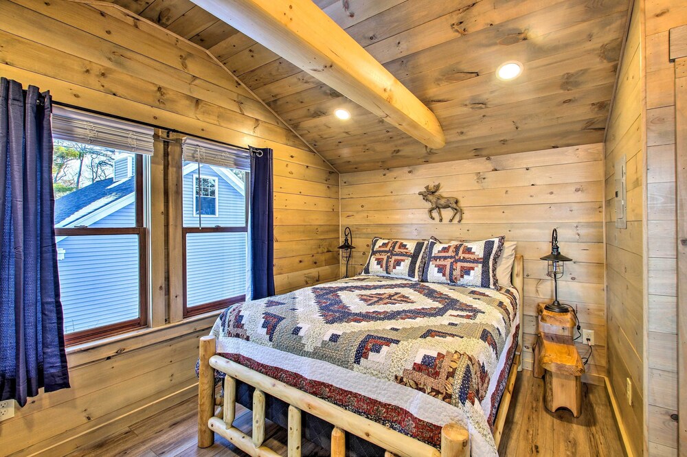 Sebago Lake Haven Water Views, Steps to Shoreline Sebago Vrbo