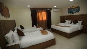 Minibar, desk, soundproofing, free WiFi