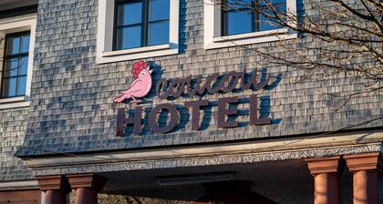 coucou Hotel