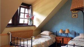 Premium bedding, in-room safe, blackout drapes, iron/ironing board