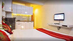 In-room safe, iron/ironing board, free WiFi, linens