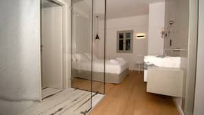 1 bedroom, iron/ironing board, Internet, linens