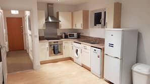 Fridge, microwave, oven, hob