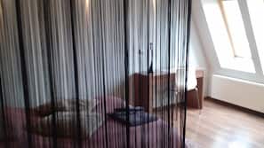 Desk, laptop workspace, iron/ironing board, free WiFi