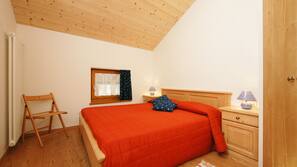 2 Schlafzimmer, Bügeleisen/Bügelbrett, Bettwäsche