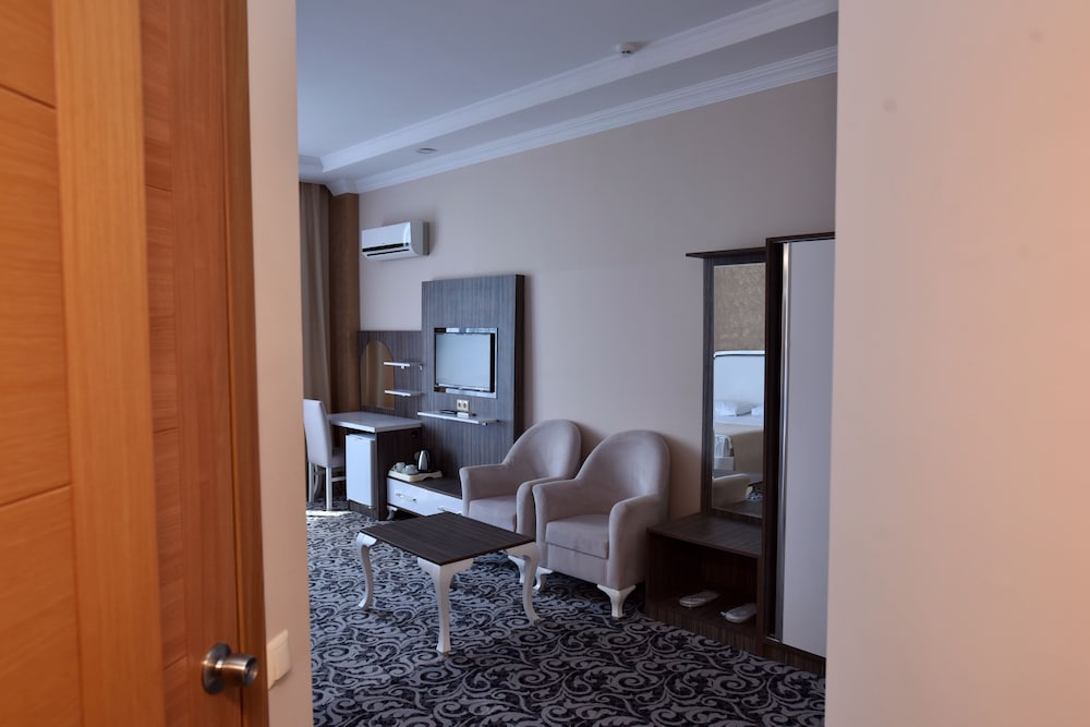 Photo - Grand Georgian Palace