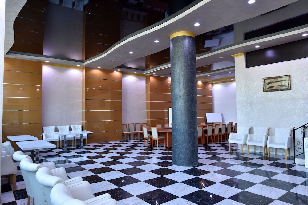 Photo - Grand Georgian Palace