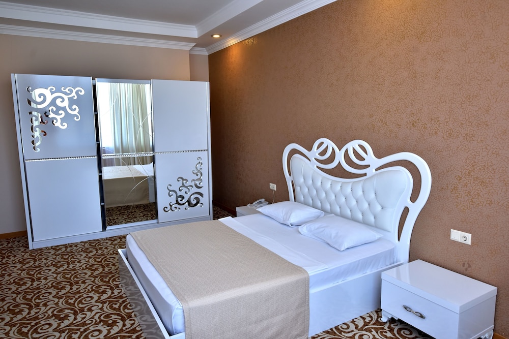 Photo - Grand Georgian Palace