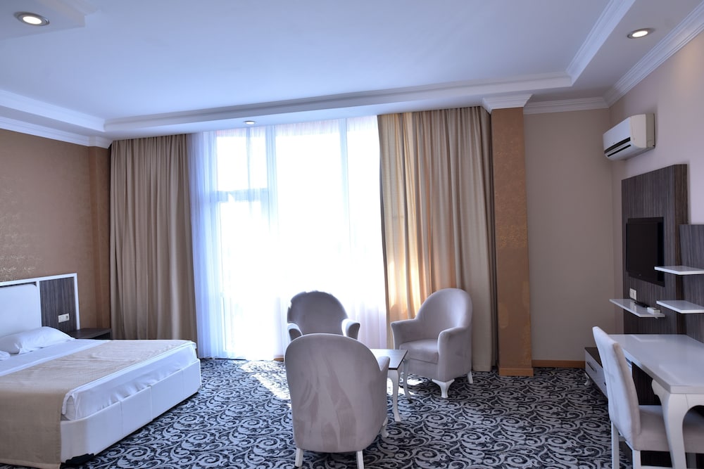 Photo - Grand Georgian Palace