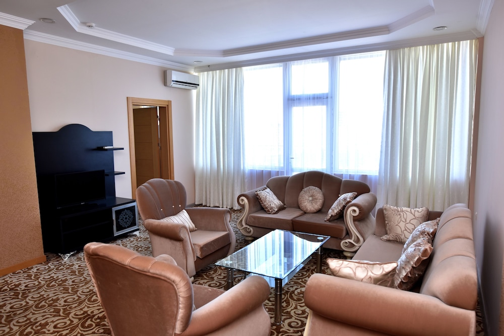 Photo - Grand Georgian Palace