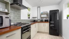 Fridge, microwave, oven, hob