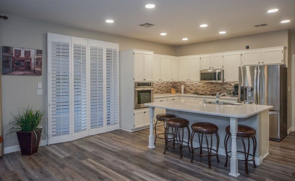 Paradise off the strip, 4BR+Big Loft+Fun Backyard