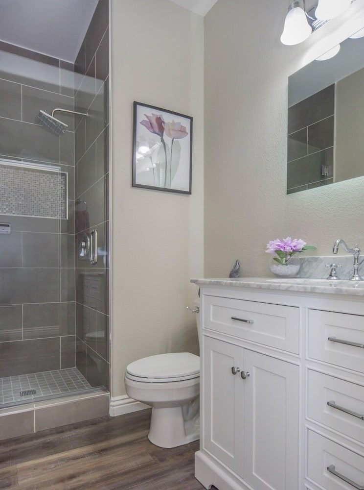 Paradise off the strip, 4BR+Big Loft+Fun Backyard