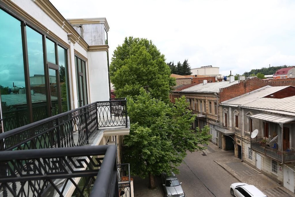 Photo - Discovery Hotel