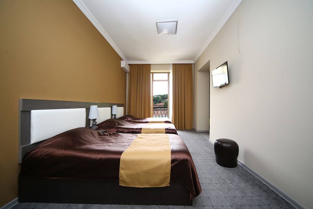 Photo - Discovery Hotel