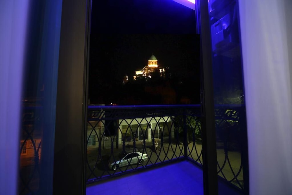 Photo - Discovery Hotel