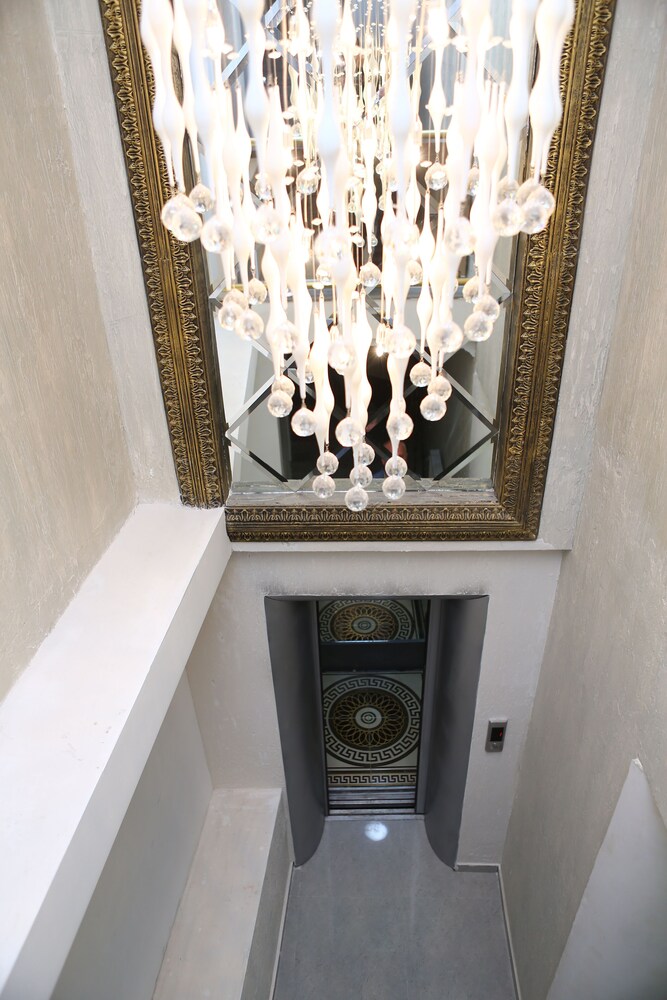 Photo - Discovery Hotel