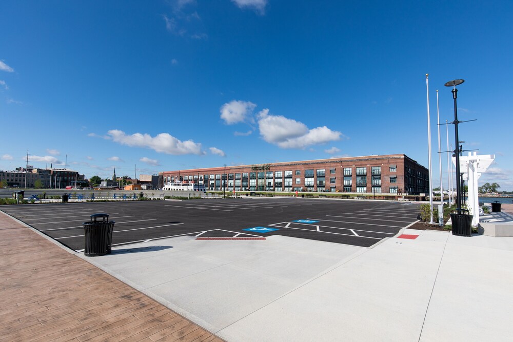 Beautiful Waterfront Getaway for Four!