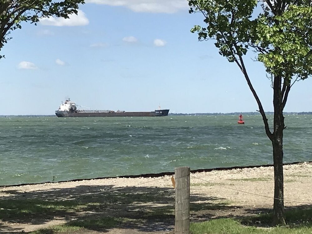 Beautiful Waterfront Getaway for Four!