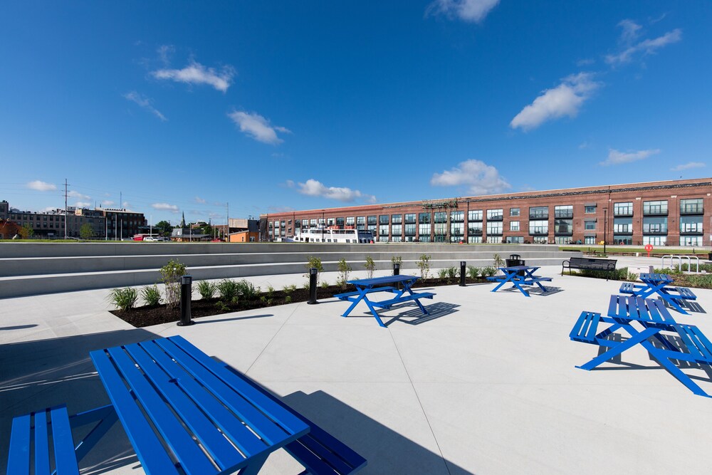 Beautiful Waterfront Getaway for Four!