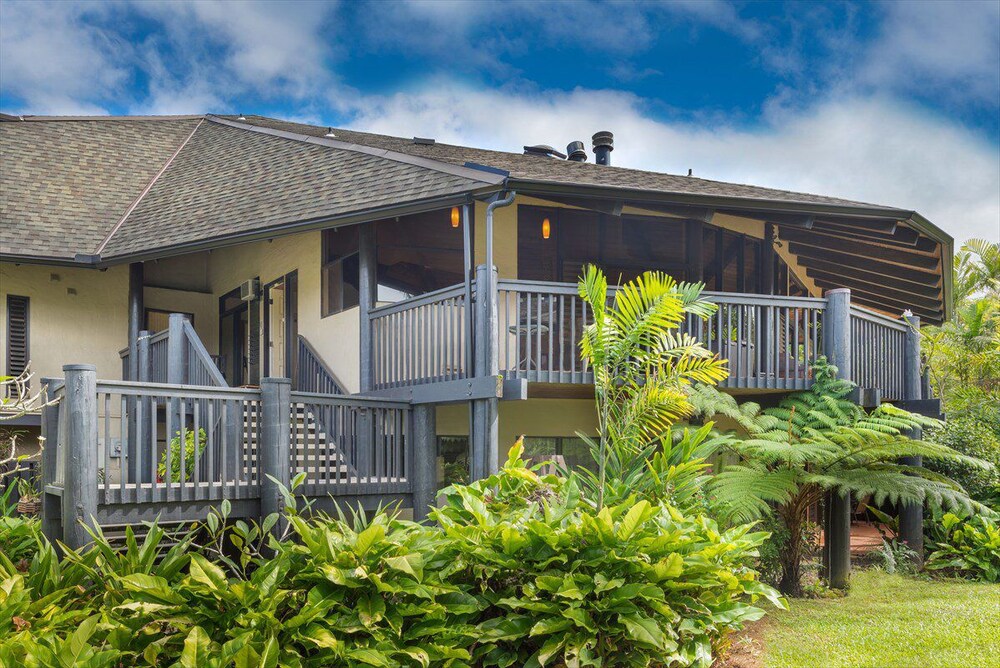 Mauna Kai Retreat Shops, Restaurants, and Beach! Princeville Vrbo