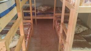 Iron/ironing board, bed sheets