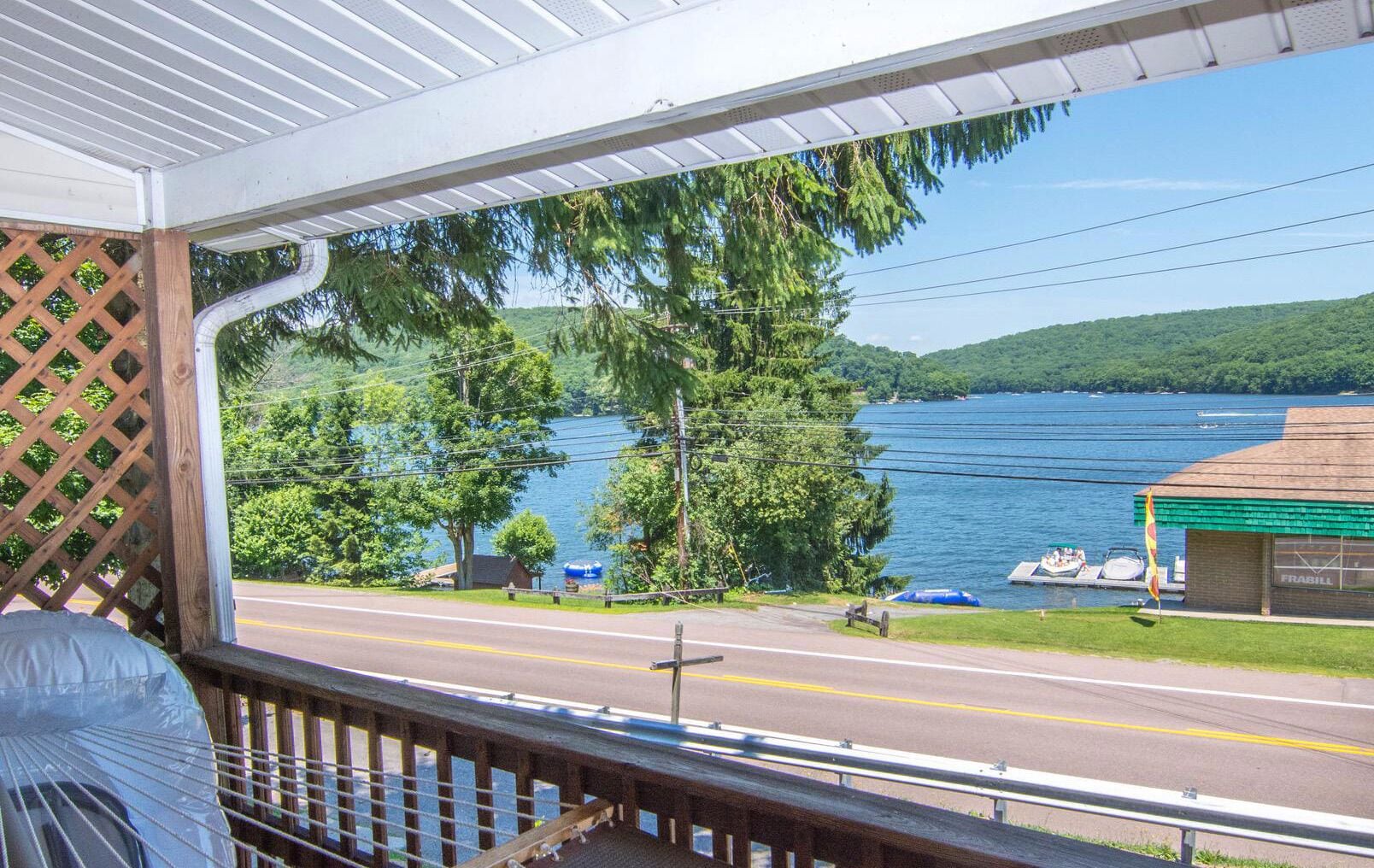 MoonWinks...w/LakeView and Close to All Activities in Cumberland, United States