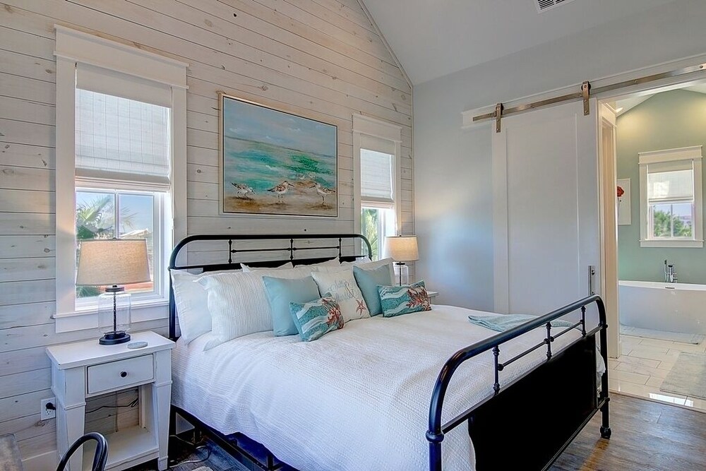 It is Well' in Cinnamon Shore! Home + Pools & More Amenities