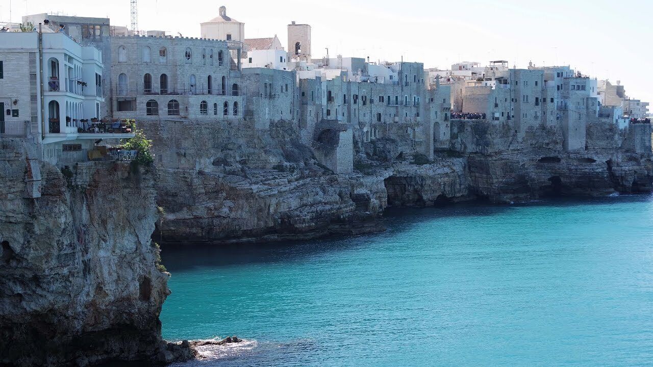 House With Veranda Square And Parking Space On The Hills Of Monopoli 8 Km From The Sea Monopoli Italia Expedia It