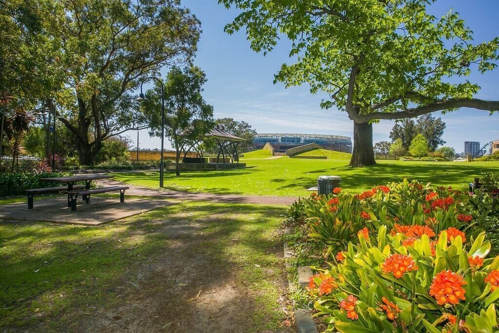 Boho Luxe Studio. Pool + Wifi + Free Parking. Walk to Optus Stadium