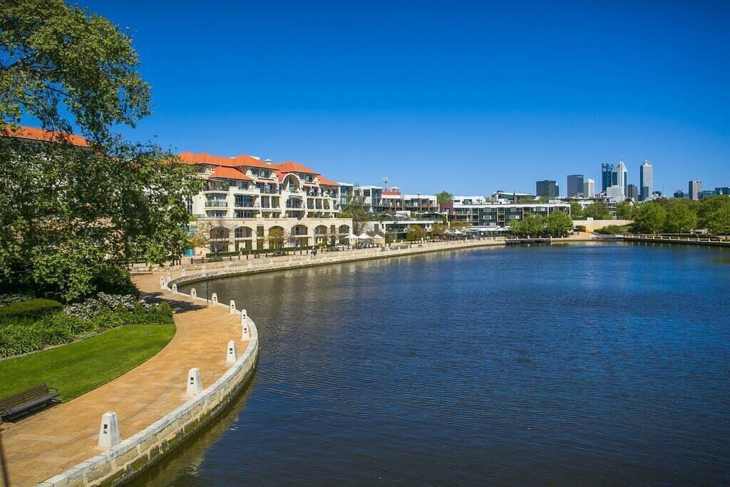 Boho Luxe Studio. Pool + Wifi + Free Parking. Walk to Optus Stadium